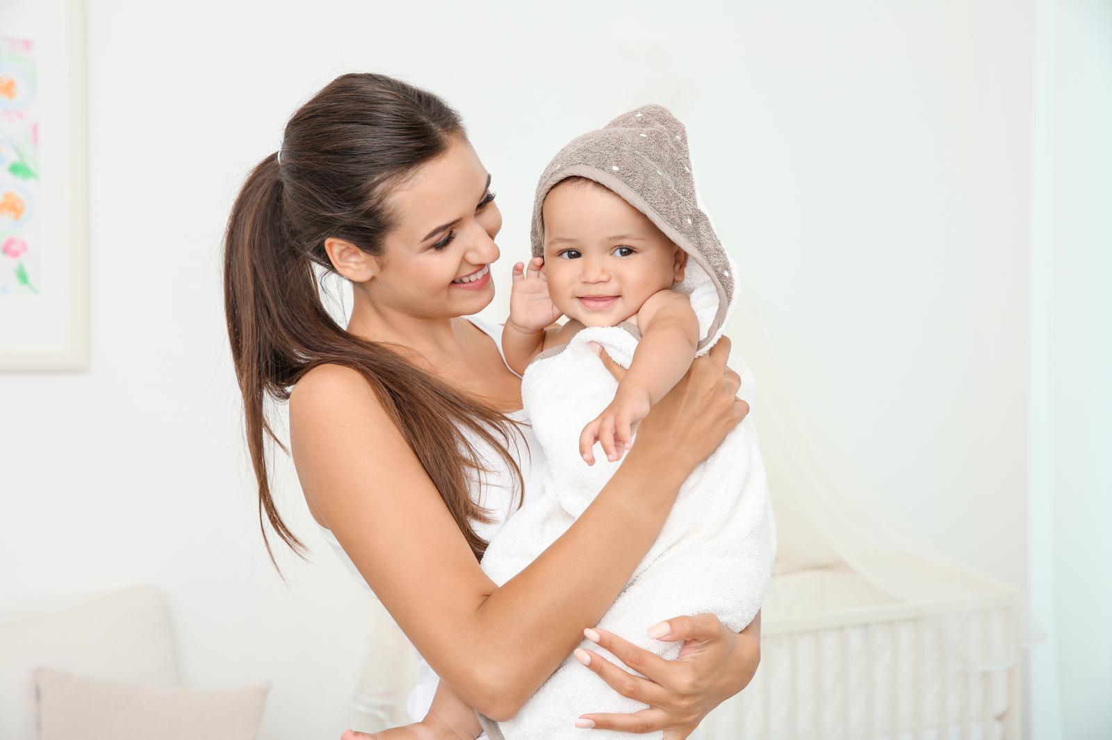 Quanto latte artificiale deve bere un neonato