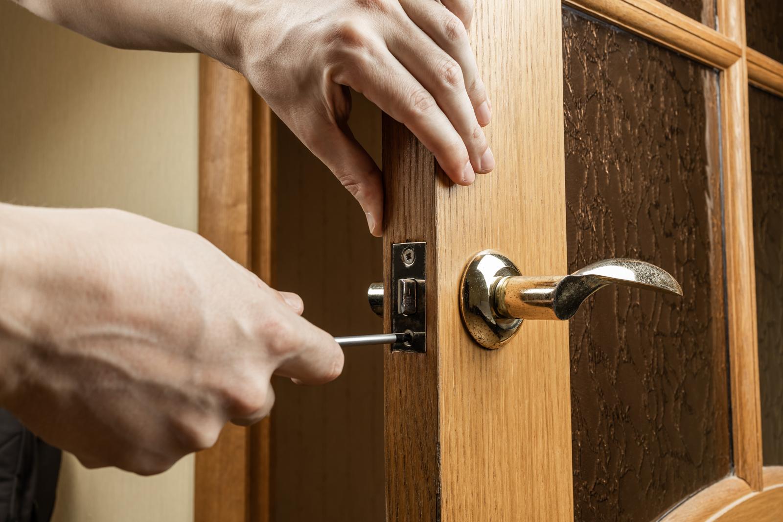 Come aprire la porta di casa senza chiavi